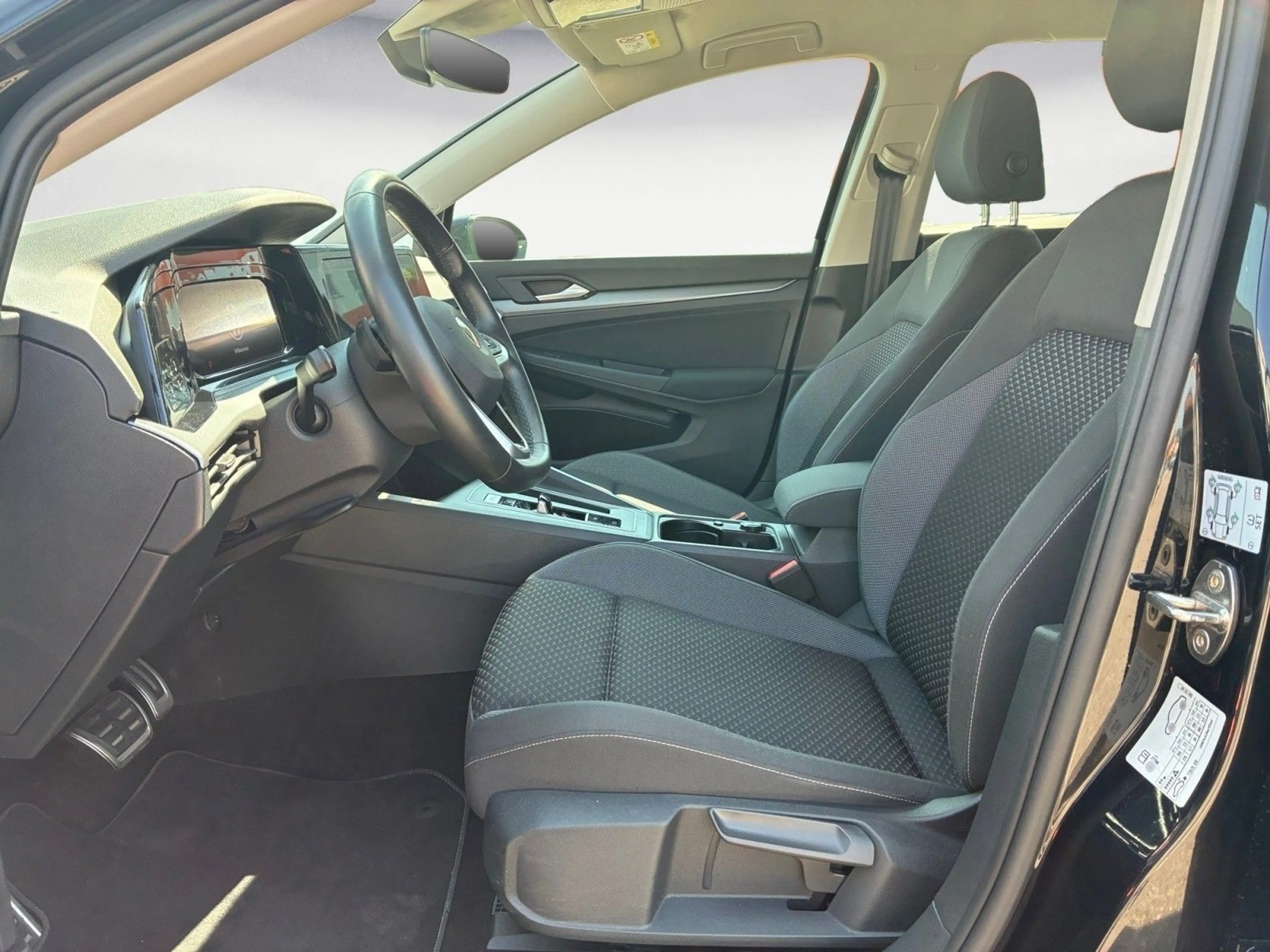 Volkswagen Golf Active LED*NAVI*PDC*CARPLAY*SHZ*BHZ LENKRAD — photo 9