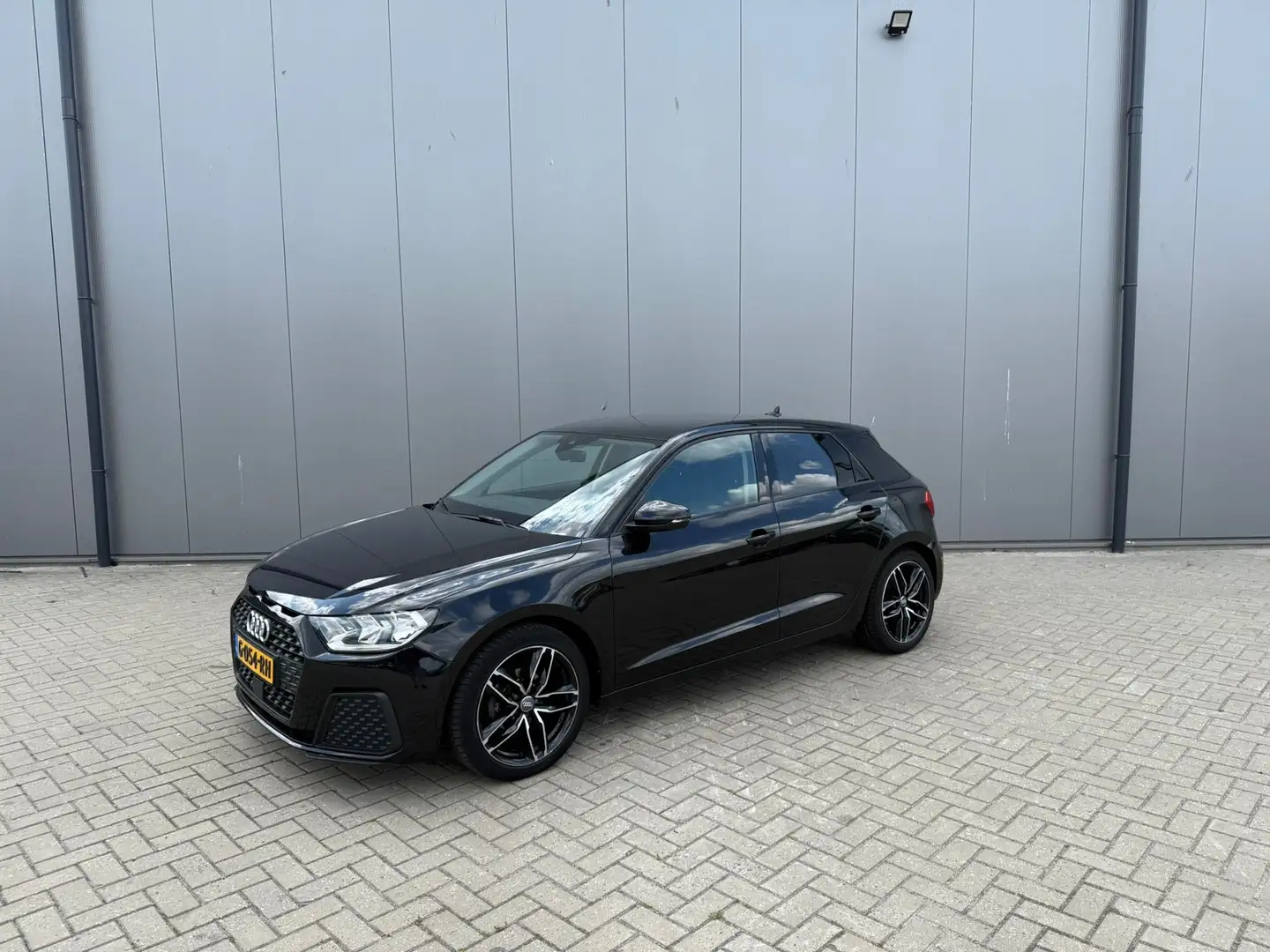 Audi A1 Sportback 25 TFSI Pro Line Zwart - 1
