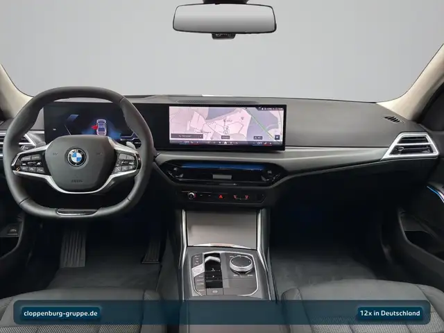 BMW 3 Series view 15