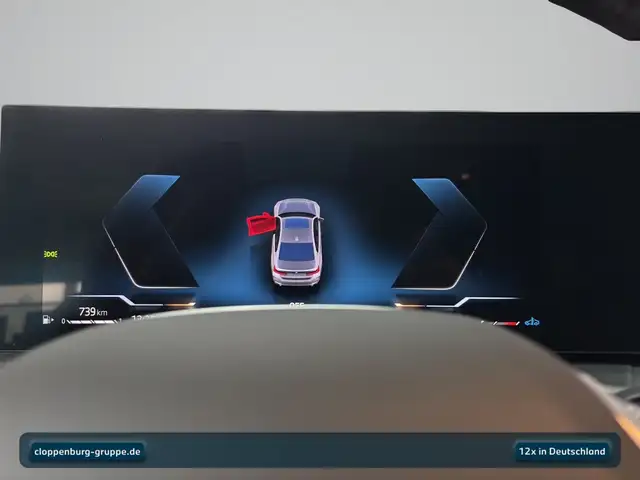 BMW 3 Series view 14