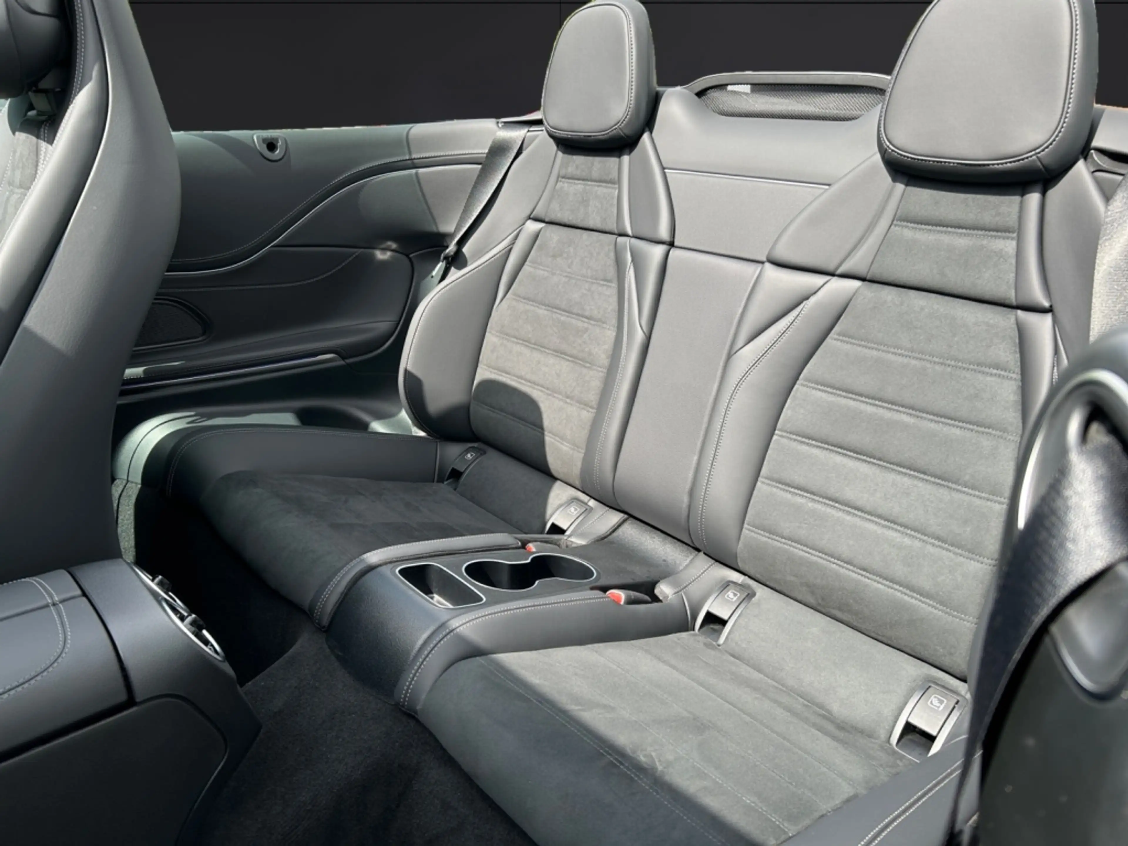 Mercedes-Benz CLE 200 Cabriolet AMG/Night/LED/Airscarf/Kamera/ — photo 13