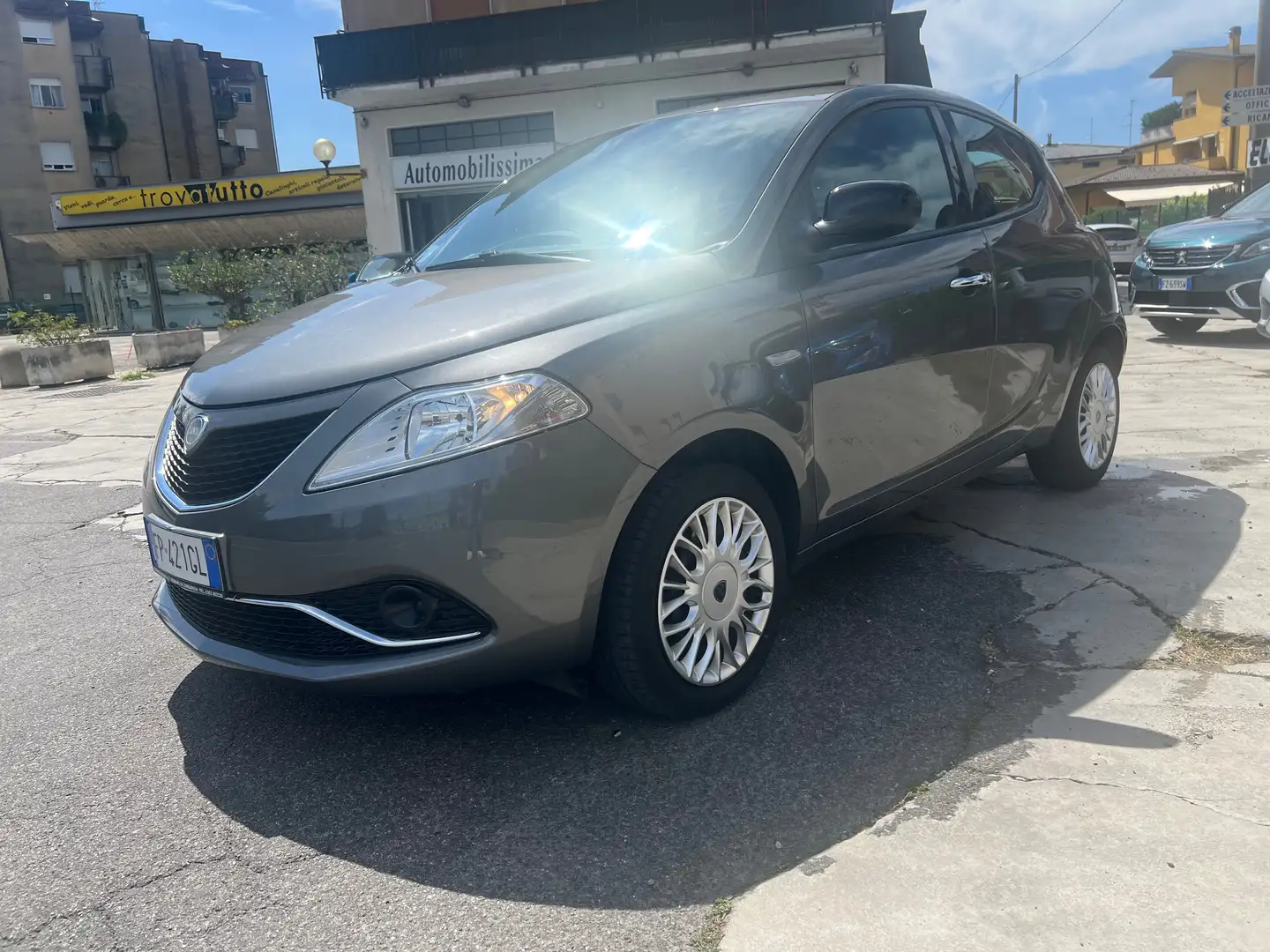 Lancia Ypsilon 1.2 Gold 69cv  OK NEOPATENTATI Gris - 1