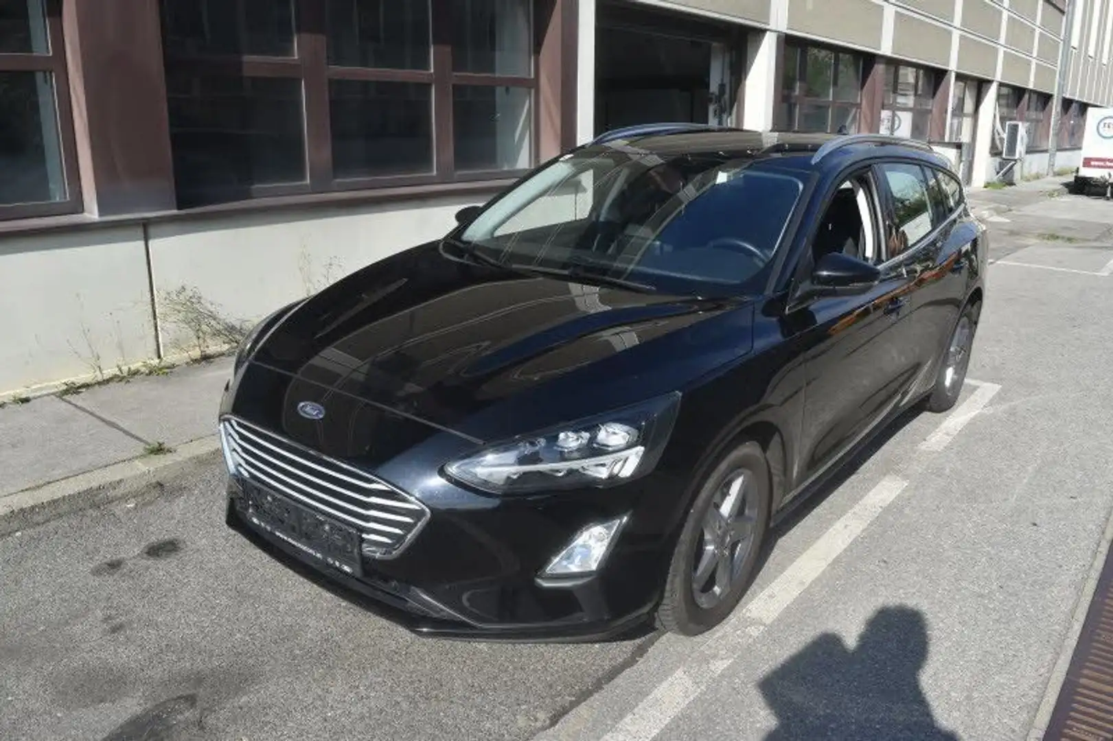 Ford Focus Traveller 1,5 EcoBlue Cool Navi-LED-Sitzheizg. Černá - 1