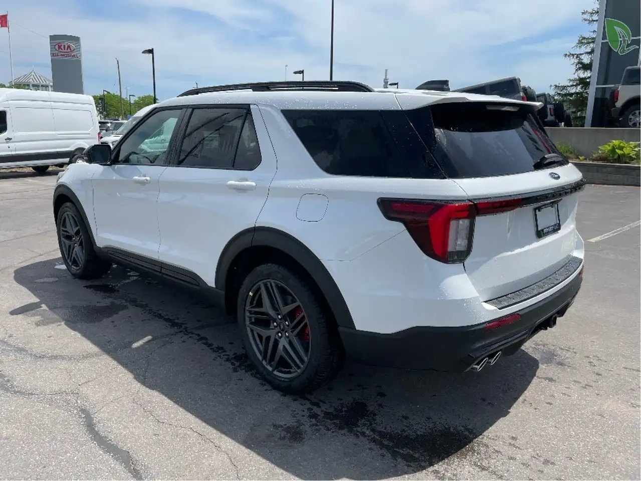 Ford Explorer снимка Ford Explorer