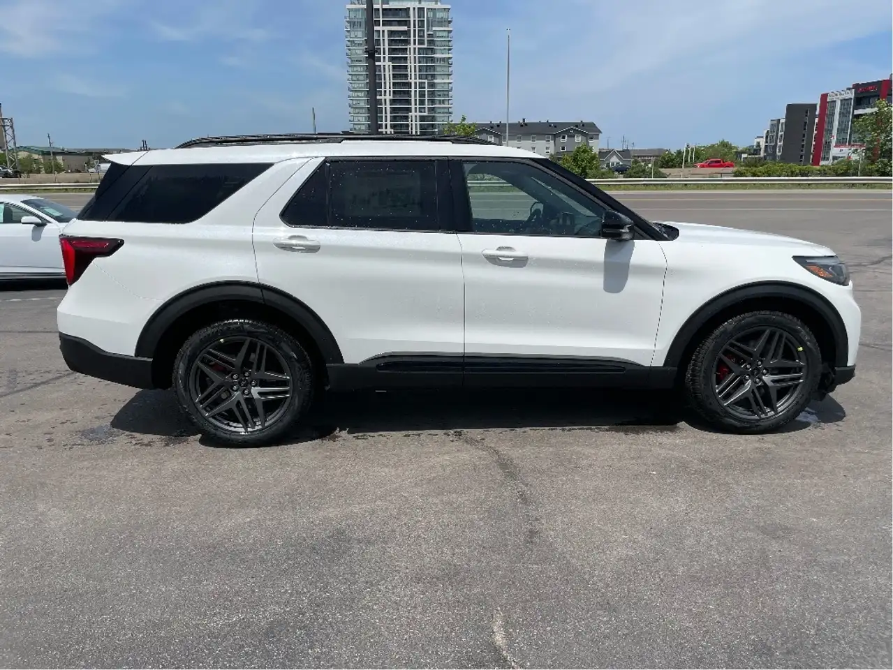 Ford Explorer снимка Ford Explorer