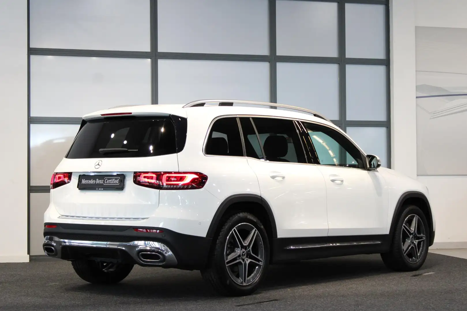 Mercedes-Benz GLB 200 Panorama dak | Trekhaak Wit - 2