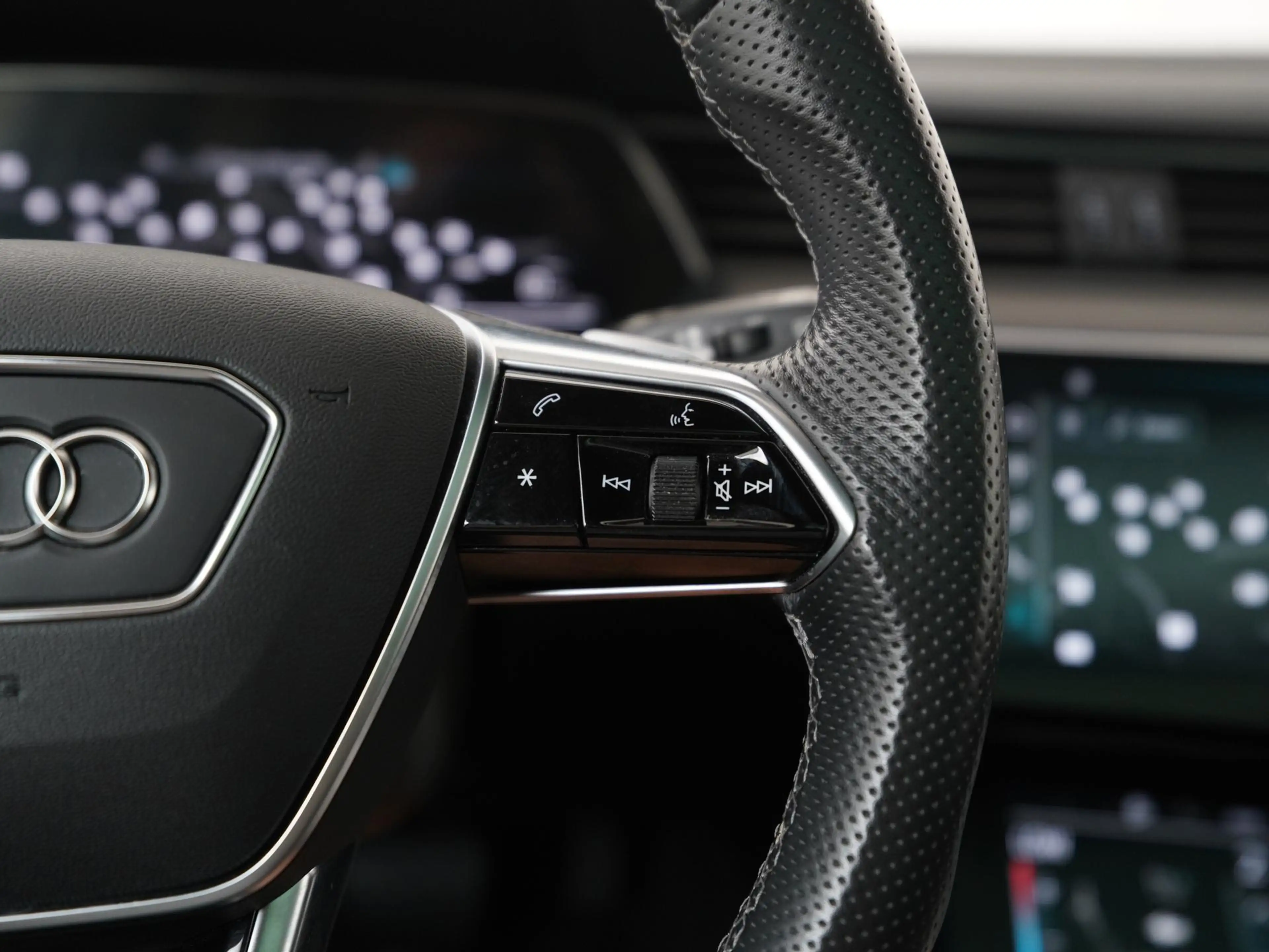 Audi e-tron 55 quattro S-Line Black Edition 95 kWh | Panoramad — photo 9