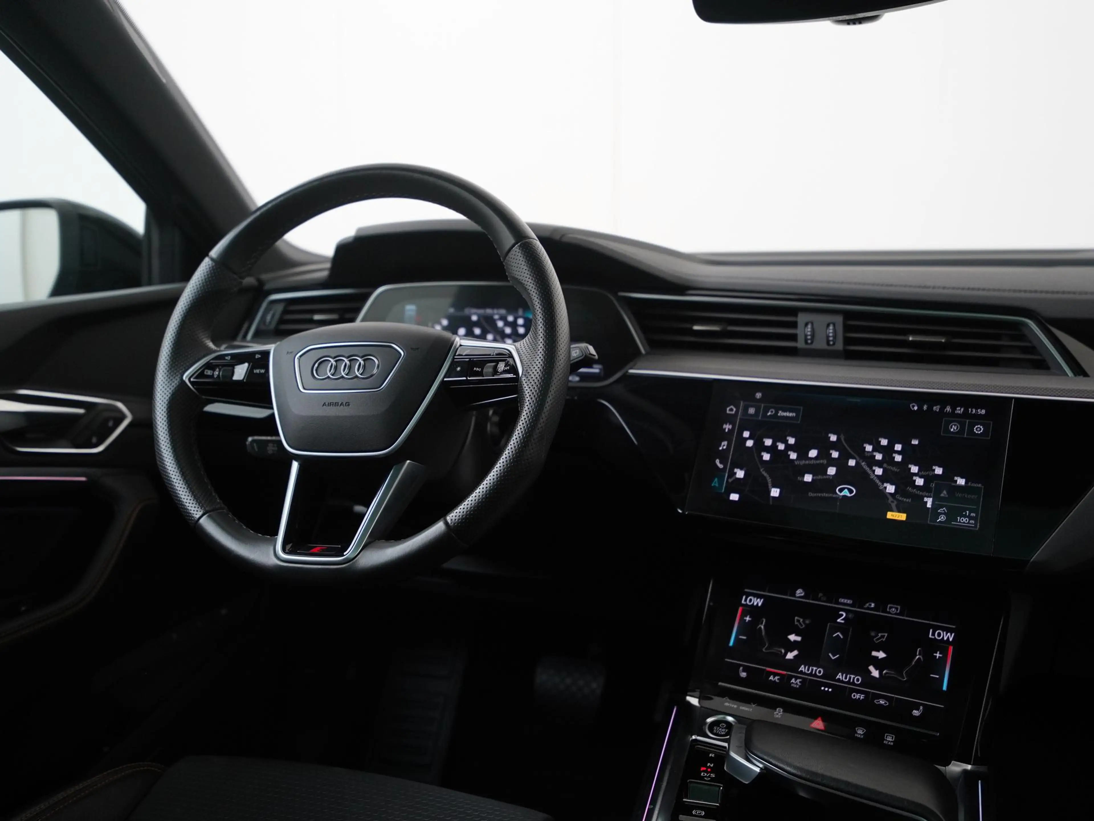 Audi e-tron 55 quattro S-Line Black Edition 95 kWh | Panoramad — photo 5