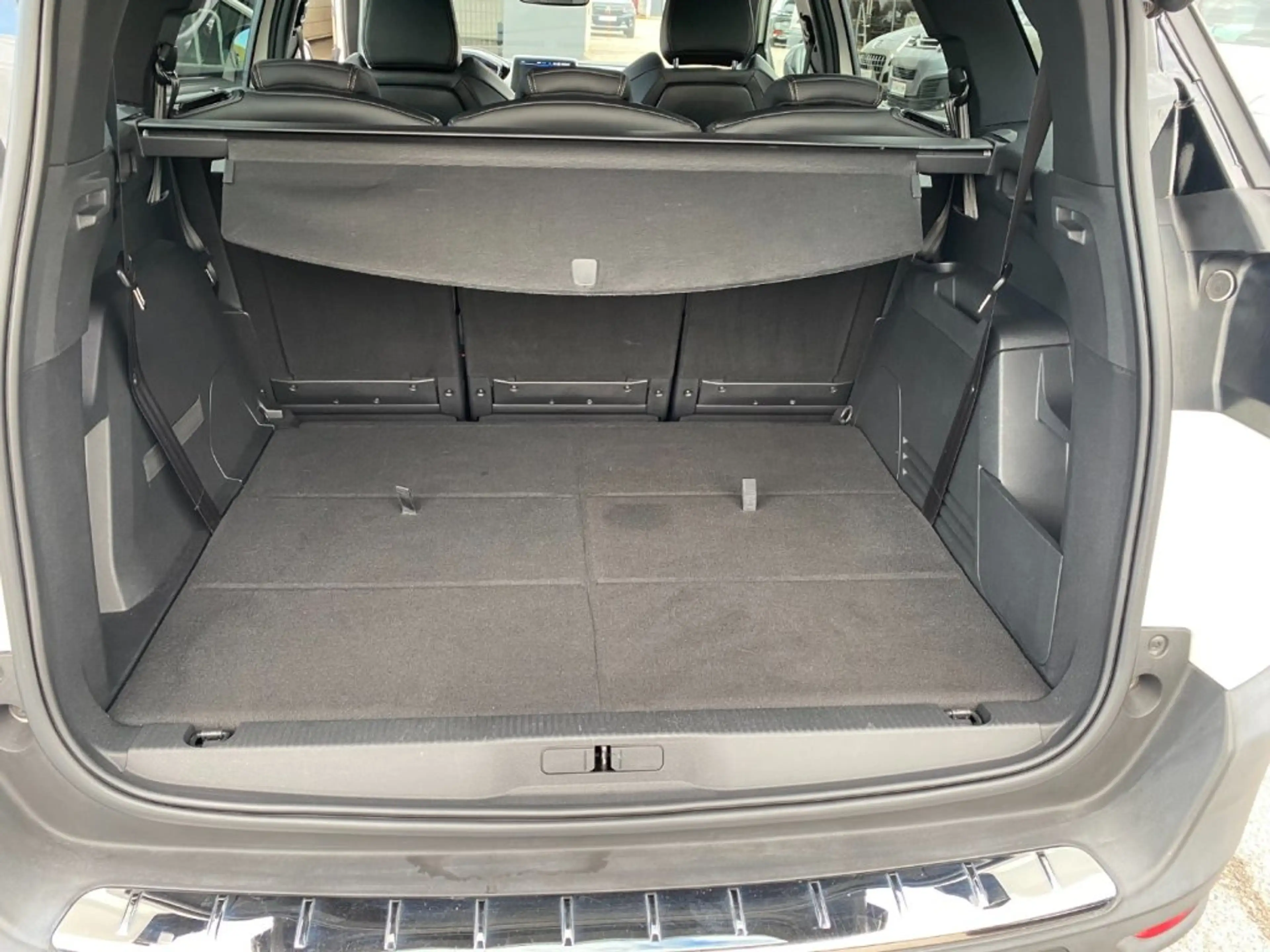 Peugeot 5008 GT-Line 1,5BHDI130EAT8 — photo 11