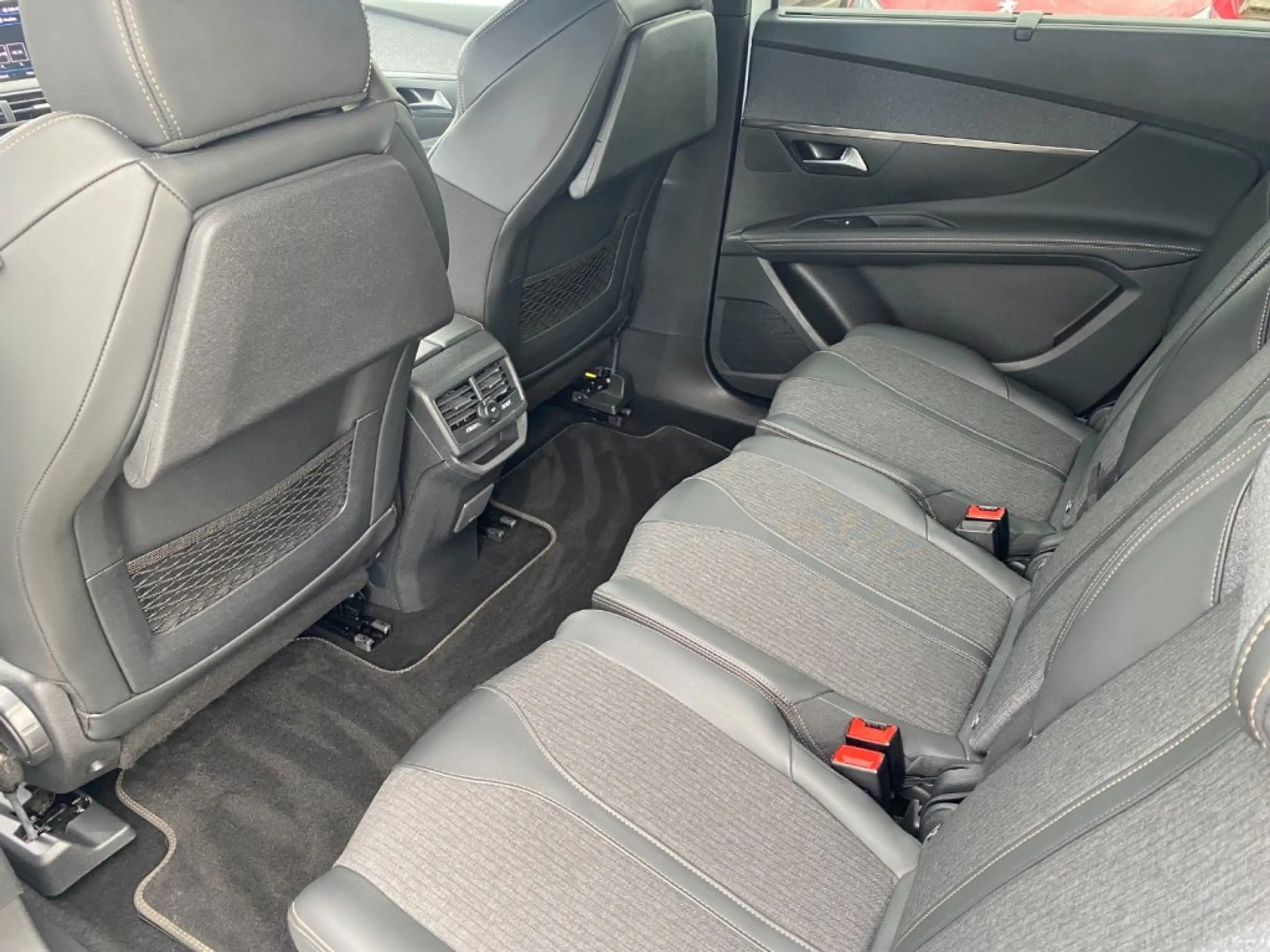 Peugeot 5008 GT-Line 1,5BHDI130EAT8 — photo 10
