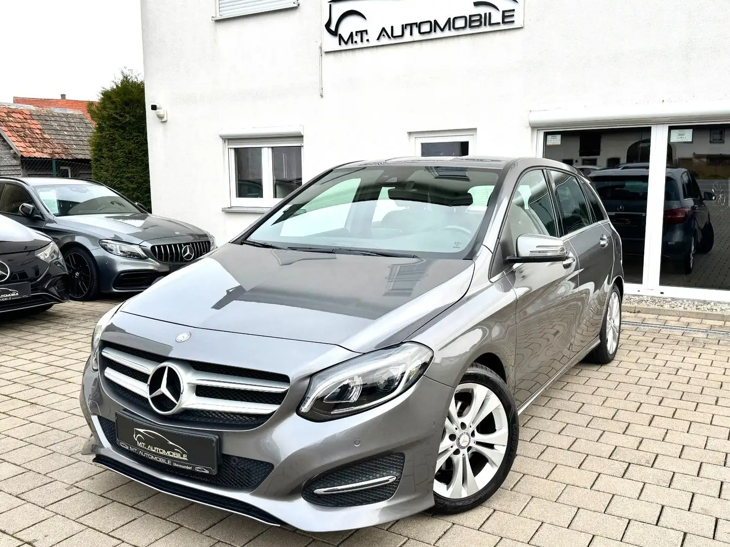 Mercedes-Benz B 200 *URBAN*AHK*TEMP*LED*NAVI*PDC*SHZ*KLIMAAUTO* Grau - 1