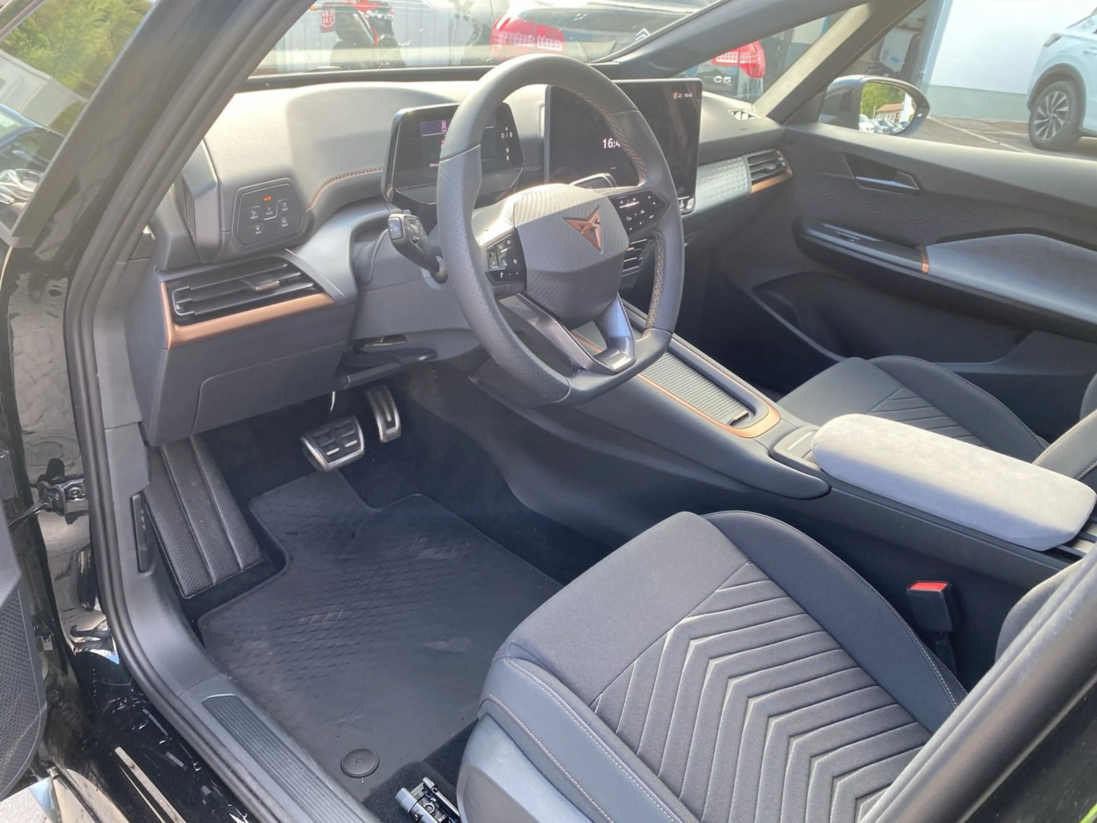 CUPRA Born X 60/63 150kW/204PS — photo 11