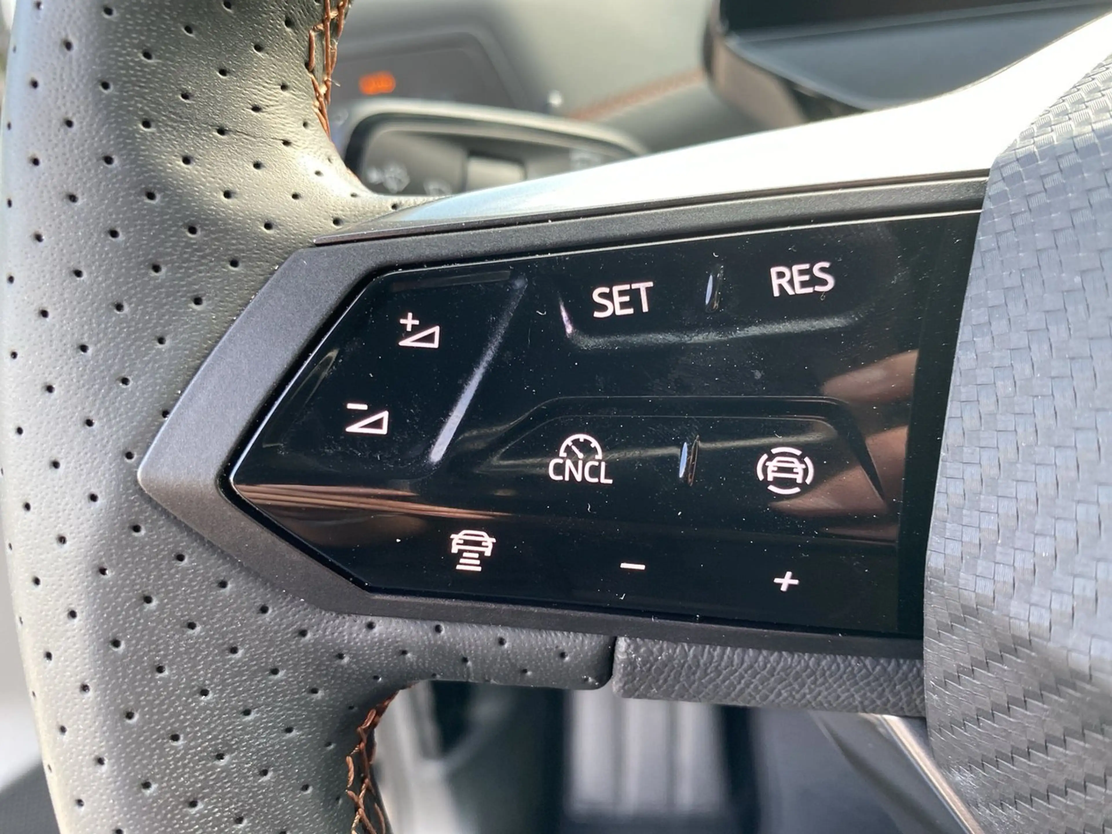 CUPRA Born X 60/63 150kW/204PS — photo 15
