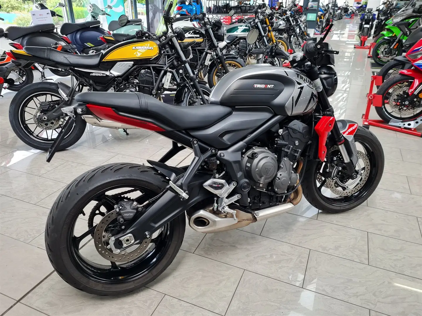 Triumph Trident 660 Schwarz - 2