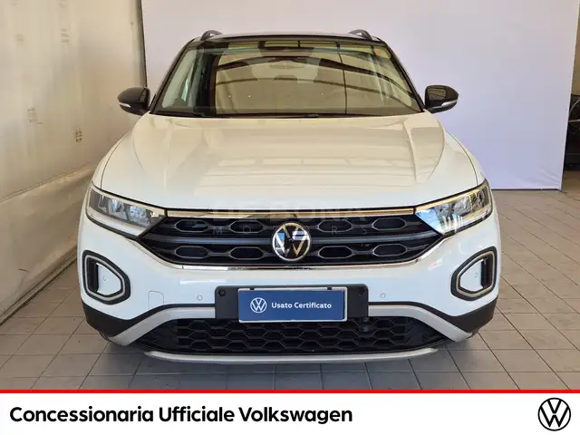 Volkswagen T-Roc view 2