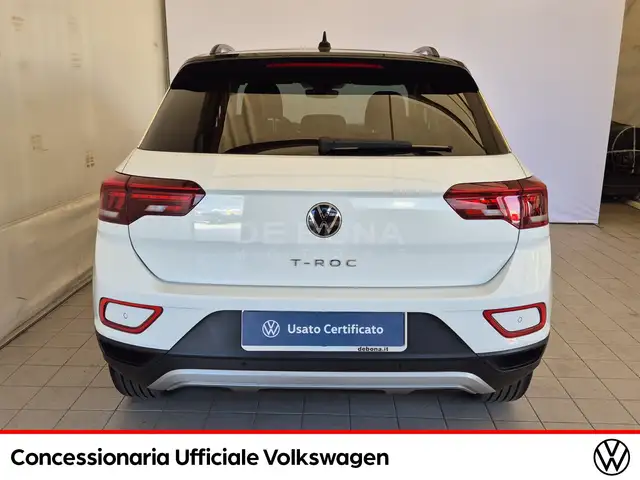 Volkswagen T-Roc view 4