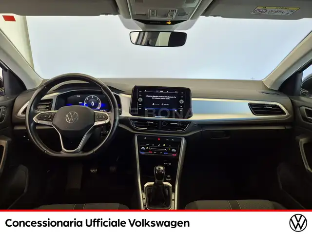 Volkswagen T-Roc view 7