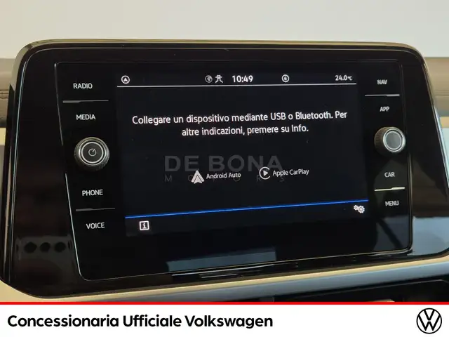 Volkswagen T-Roc view 10