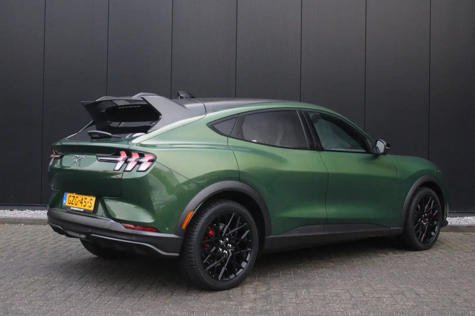 Ford Mustang Mach-E GT Extended AWD 98 kWh Rally Edition Verde - 2