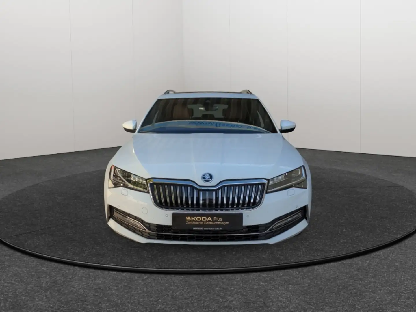Skoda Superb Combi 2.0TDI DSG L&K Matrix Navi Rear View ACC SHZ Weiß - 2