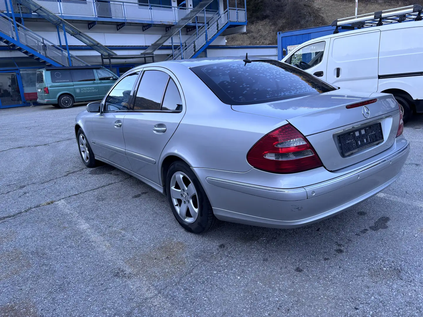 Mercedes-Benz E 320 4Matic Automatik Avantgarde - 2