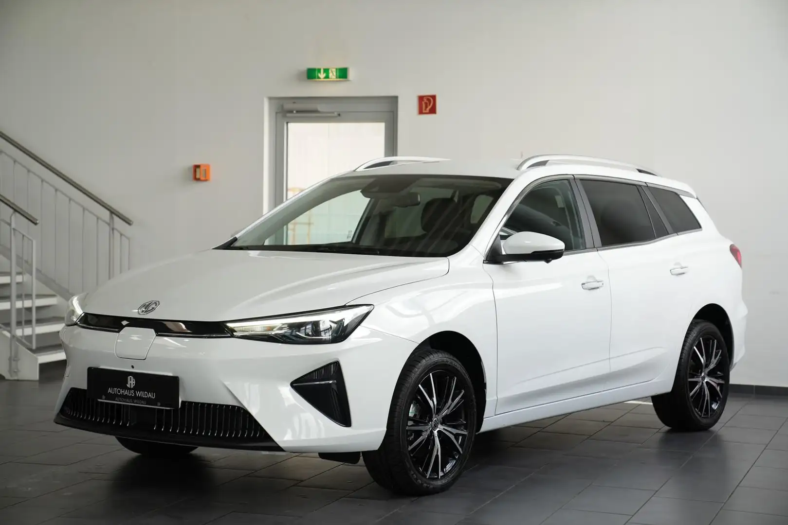 MG MG5 Luxury 61 kwh Alb - 2