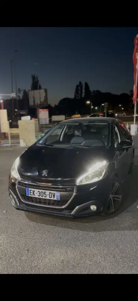 Peugeot 208 208 — photo 4