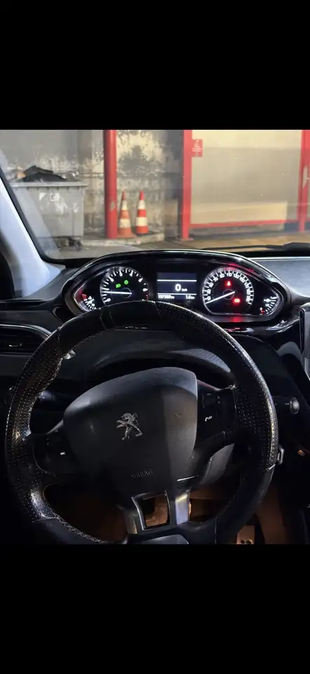 Peugeot 208 208 — photo 5