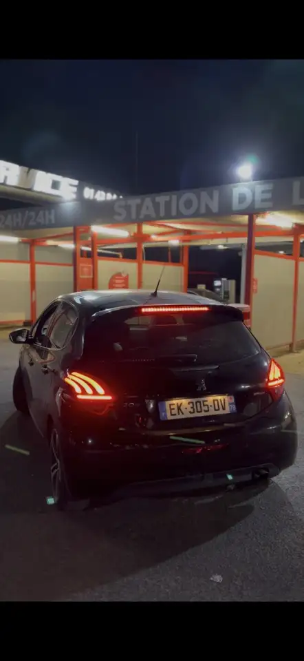 Peugeot 208 208 — photo 3