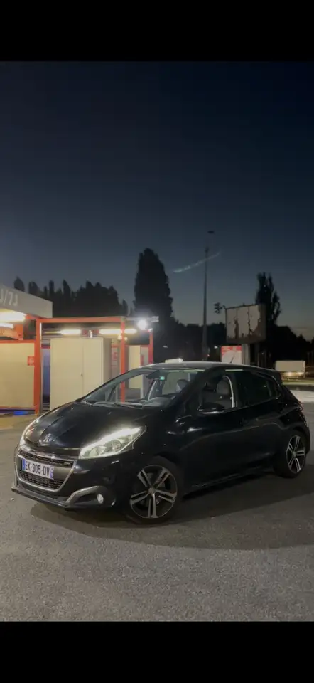 Peugeot 208 208