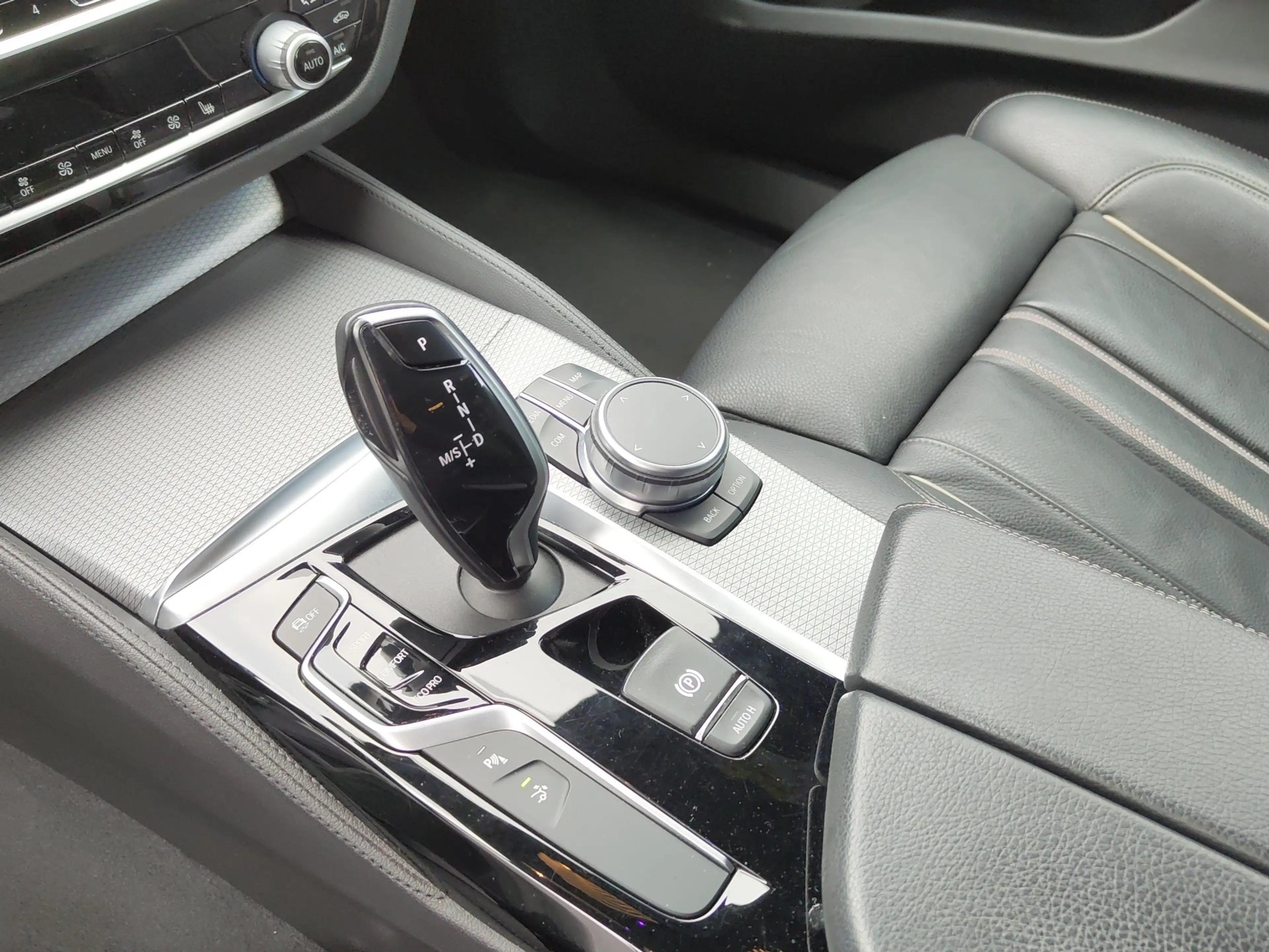 BMW 640 640i Gran Turismo SAG M Sport LED+/HUD/CAM/SH/CD — photo 11