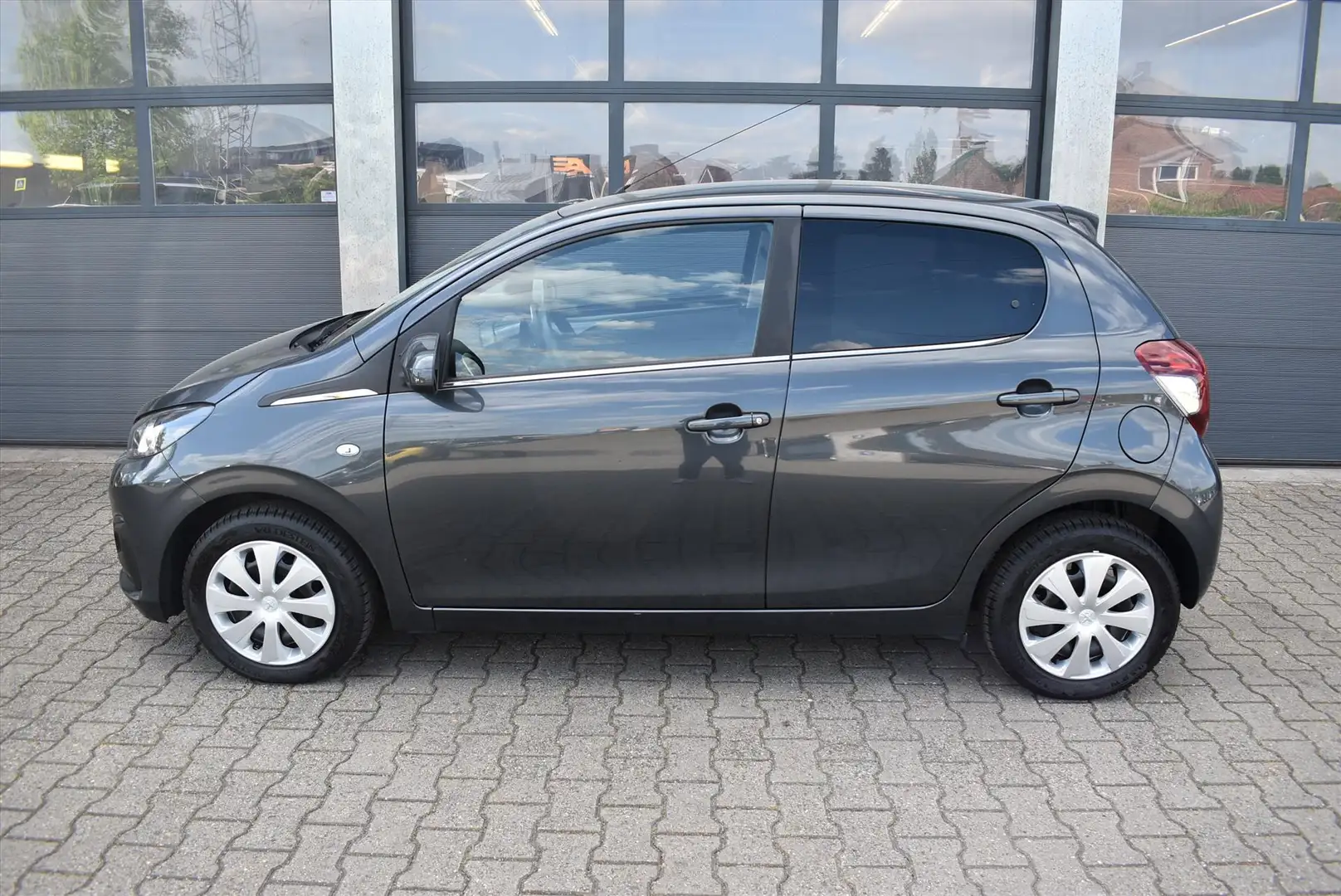 Peugeot 108 1.0 e-VTi 68pk Active Grijs - 2
