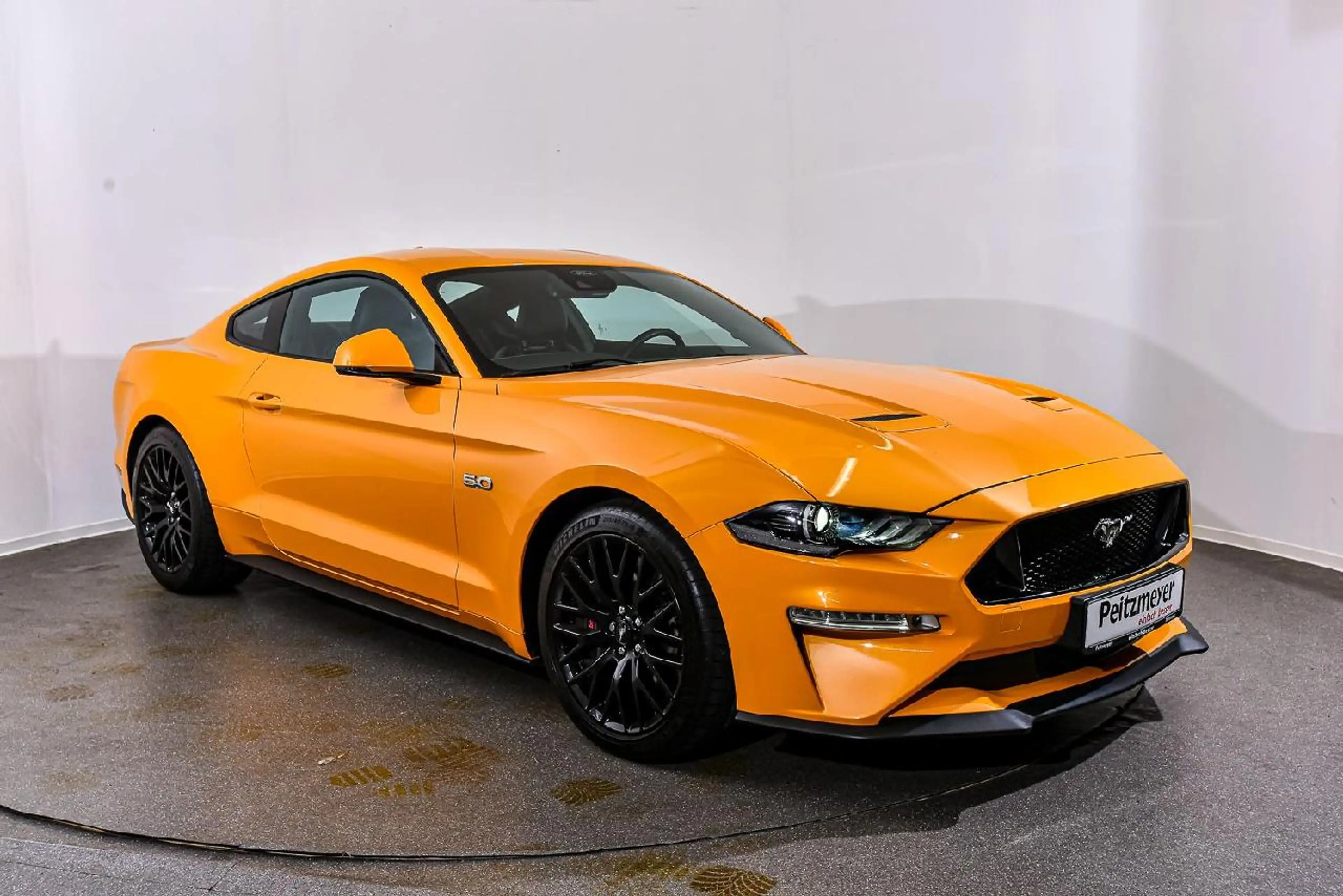 Ford Mustang GT Fastback — photo 3