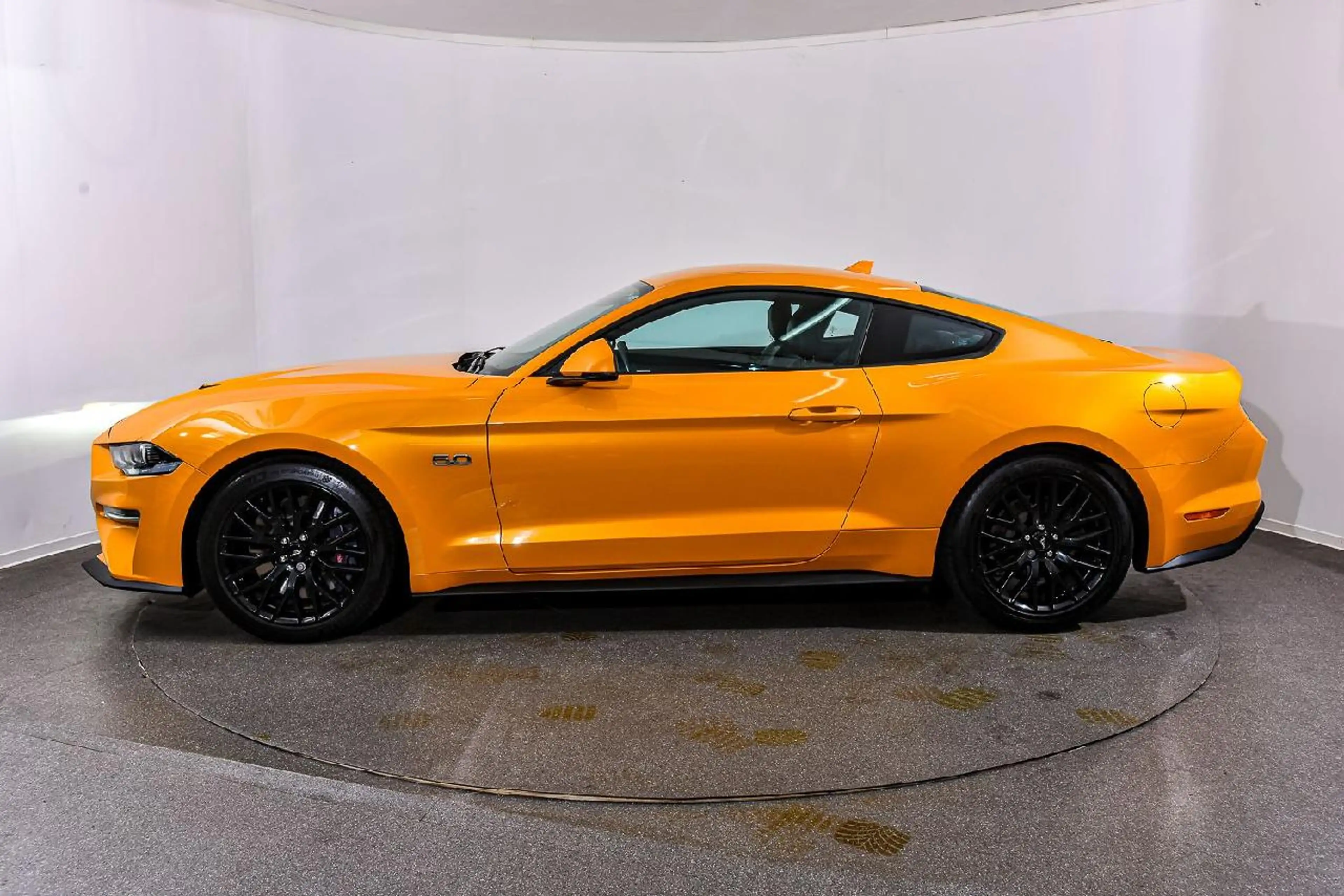 Ford Mustang GT Fastback — photo 8