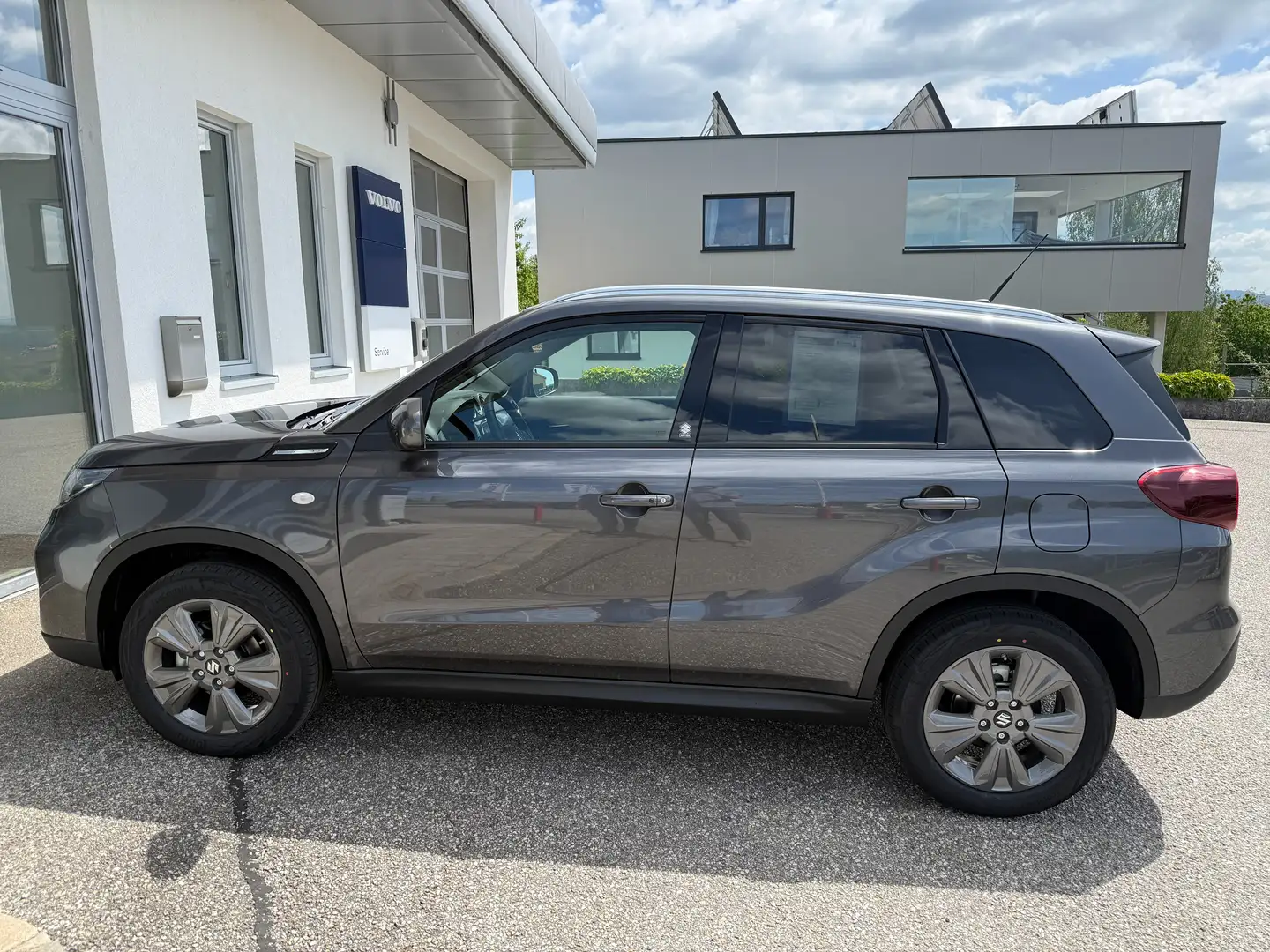 Suzuki Vitara VITARA 1.4 HYBRID ALLGRIP 6AT shine Grau - 2