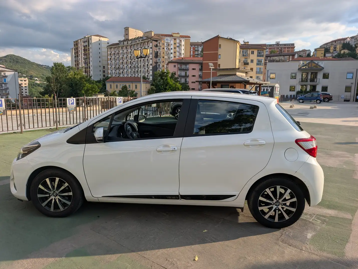 Toyota Yaris Yaris 5p 1.4 d-4d Trend Platinum Edition Bianco - 2
