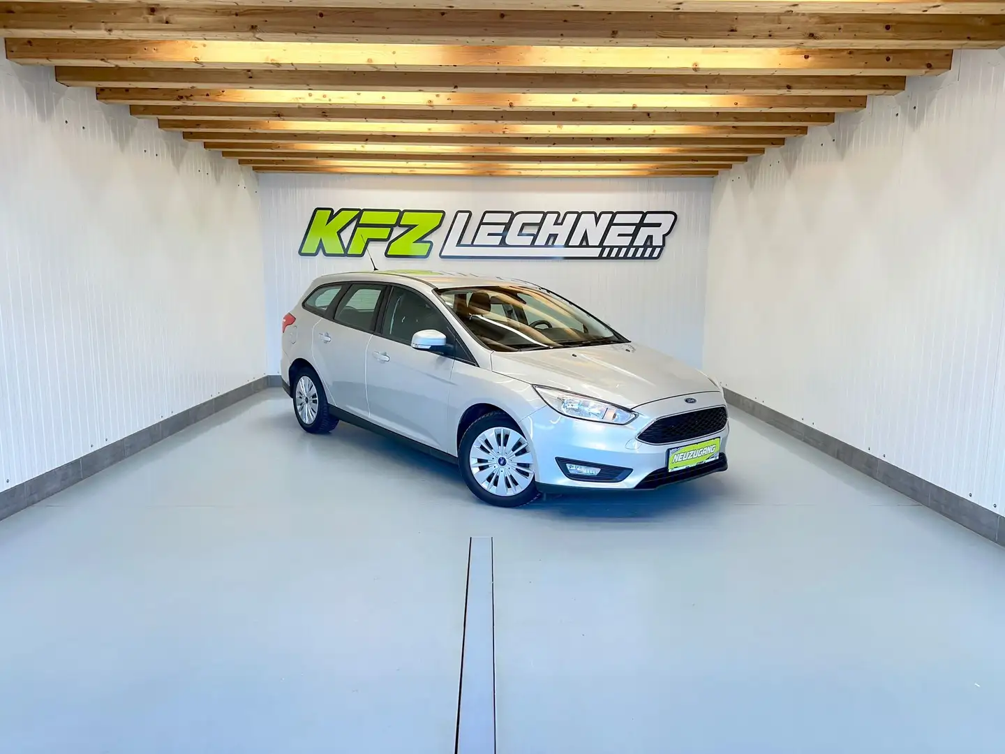 Ford Focus Turnier 1.5 TDCi Aut. "NAVI*TEMPOMAT*FREISPR*PDC" Silber - 1