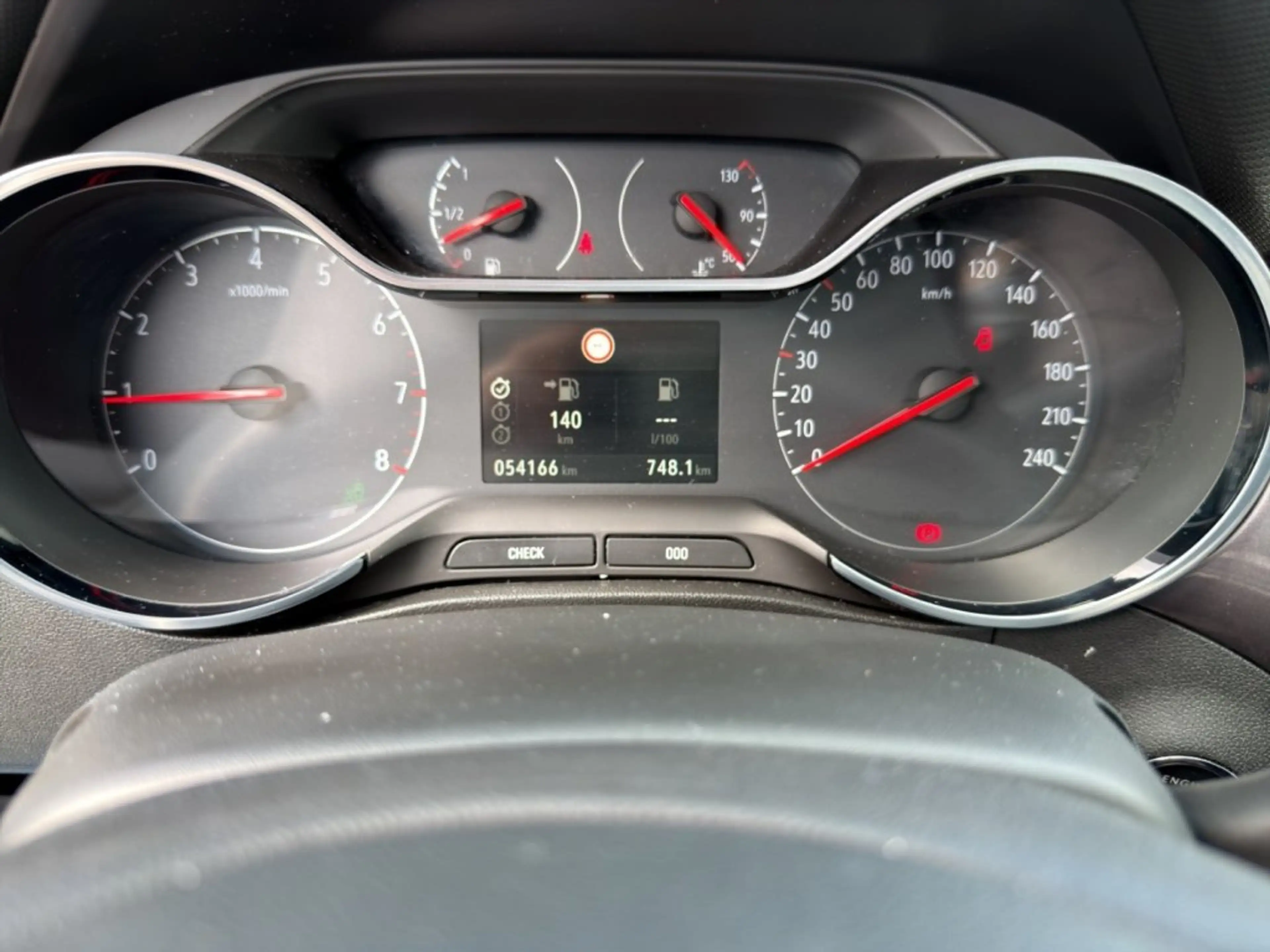 Opel Crossland X Innov. 1.2 — photo 14