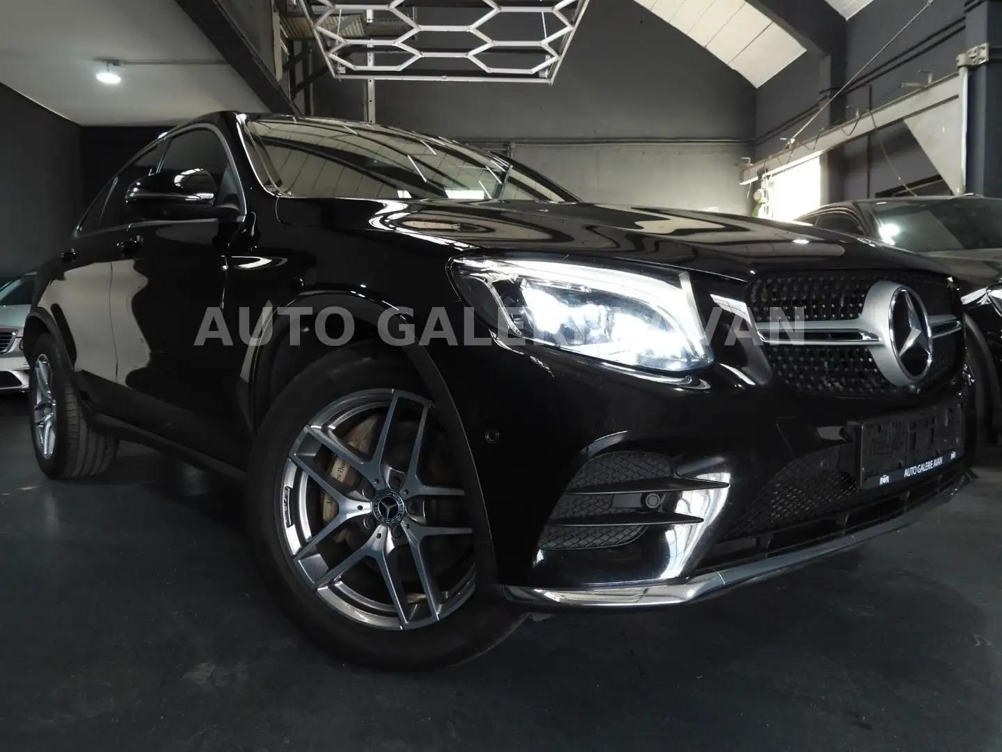 Mercedes-Benz GLC 250 4MATIC COUPE AMG-LINE Noir - 2