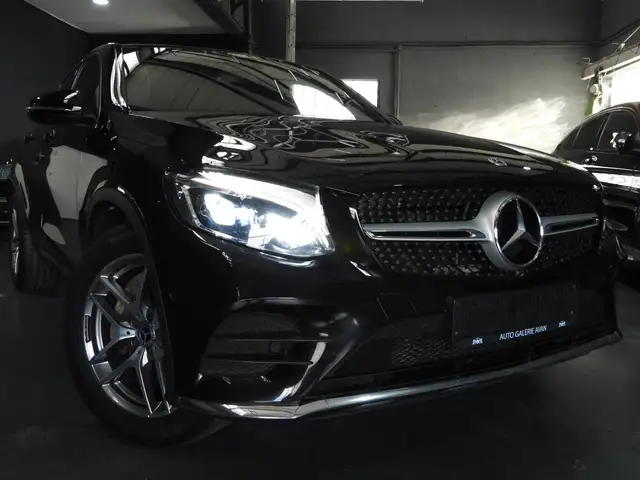 Mercedes-Benz GLC 250 4MATIC COUPE AMG-LINE