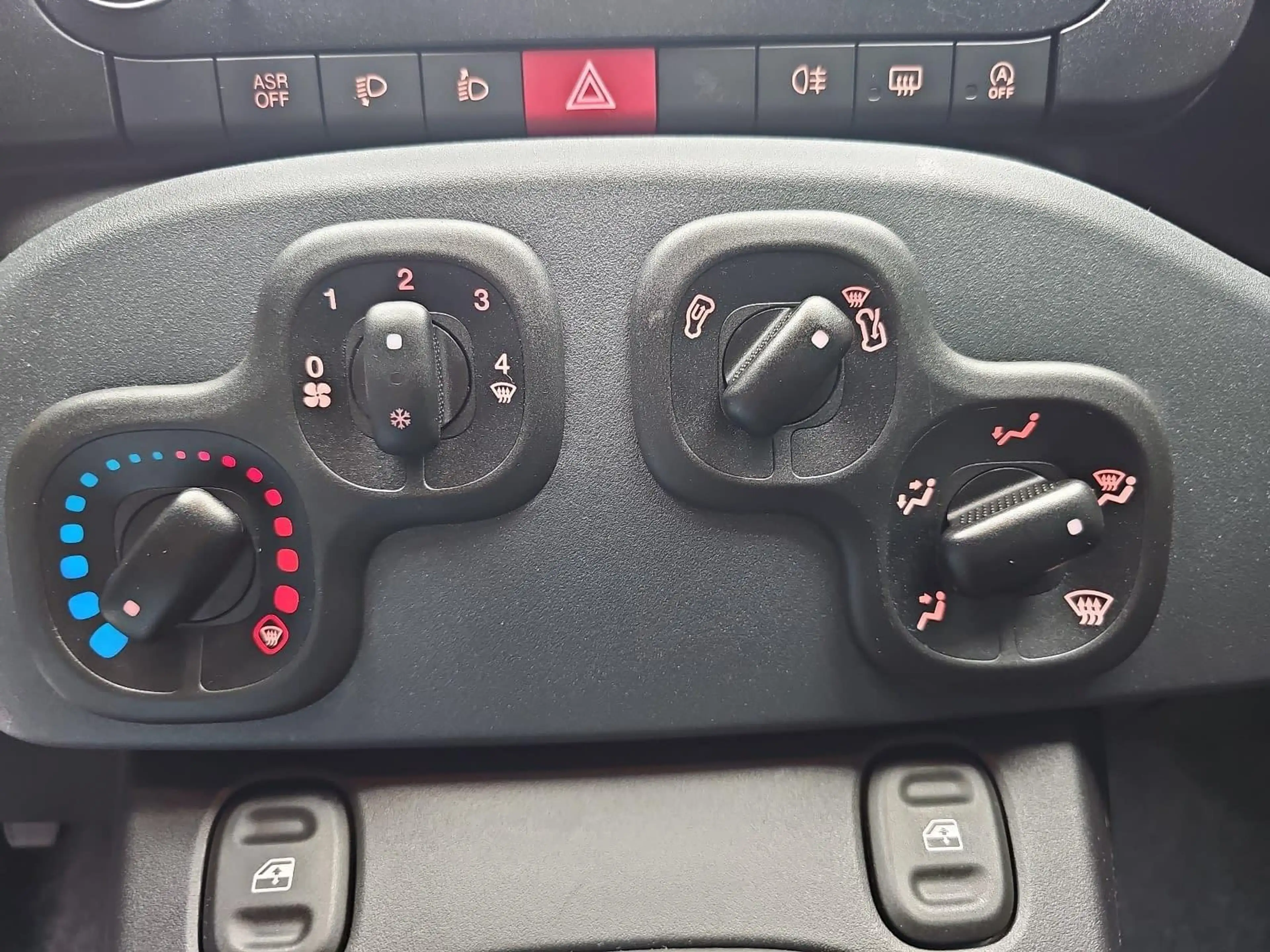 Fiat Panda PANDA 1.0 GSE HYBRID POP — photo 12