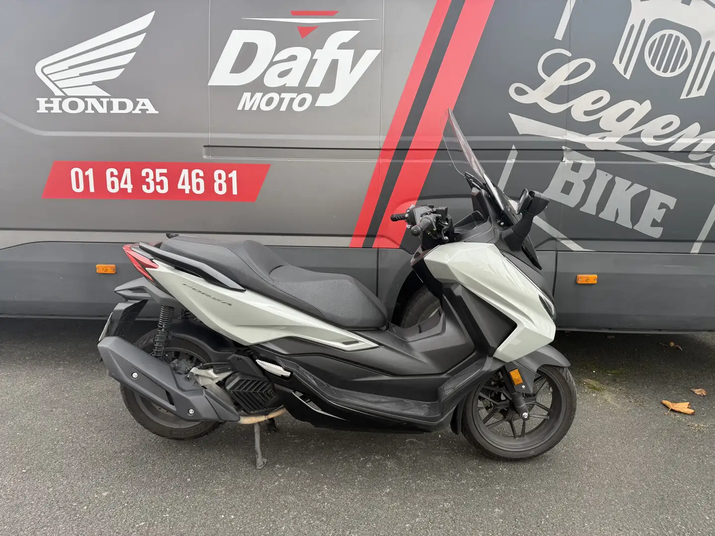 Honda Forza 125 Grijs - 2