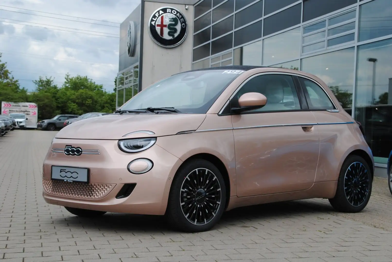 Fiat 500e La Prima Cabrio MY25 NP: 42.530€ Arany - 1