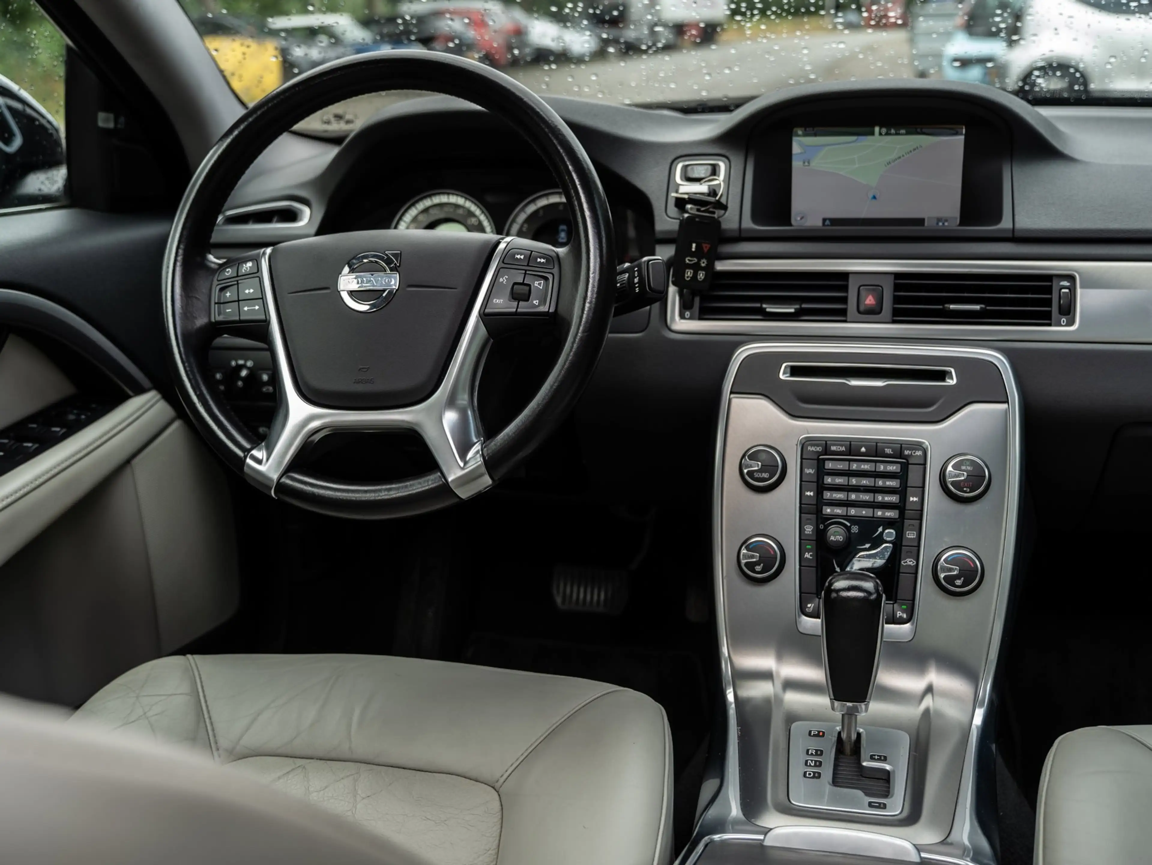 Volvo S80 2.0 T5 Limited Edition - AUTOMAAT - PANORAMADAK - — photo 2