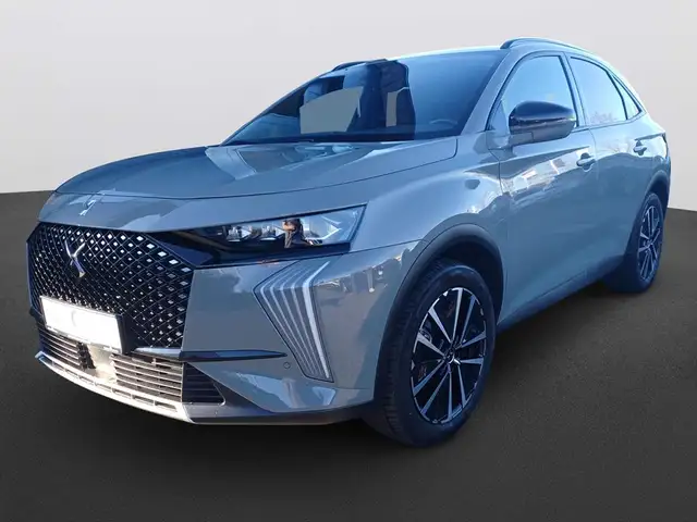 DS Automobiles DS 7 view 10