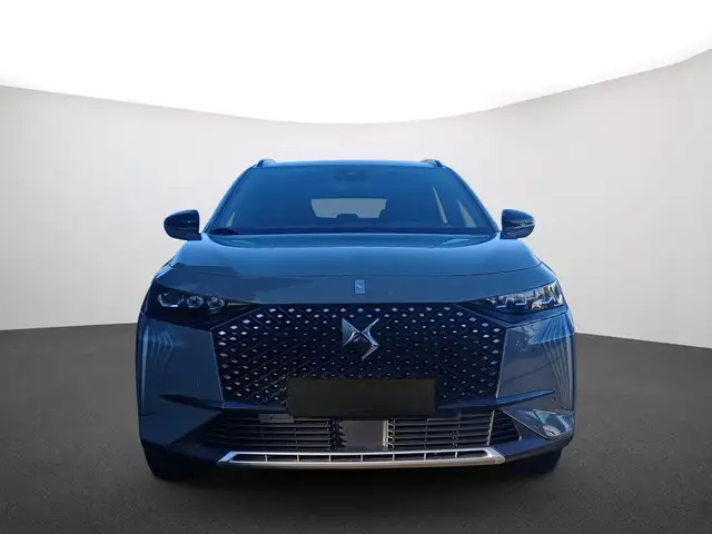 DS Automobiles DS 7 view 3