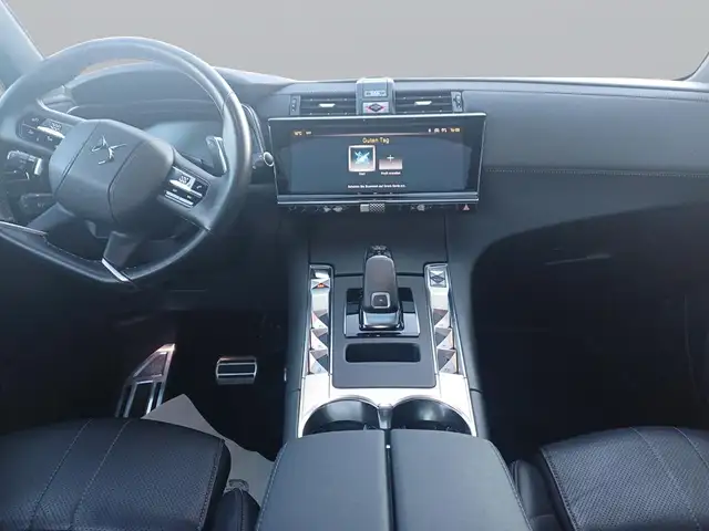 DS Automobiles DS 7 view 11