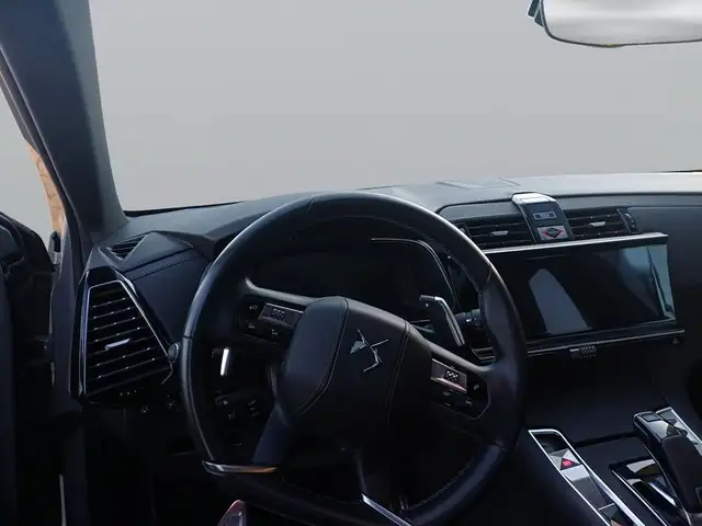 DS Automobiles DS 7 view 14