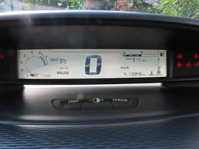 Citroen C4 view 10