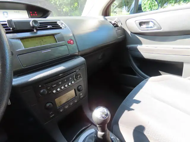 Citroen C4 view 13